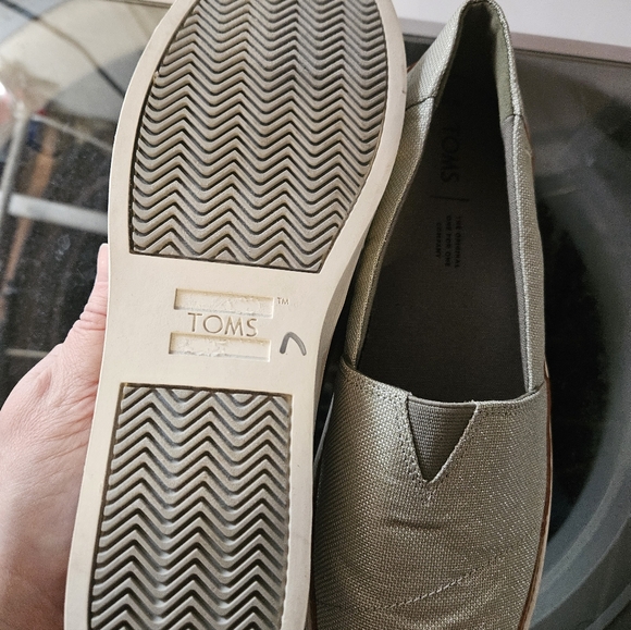 TOMS Parker Slip-On Sneakers In Metallic Sage Green Size 10 - Picture 4 of 4